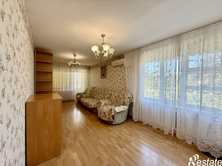 4-комн квартира улица Толстого, 56,  д. 56