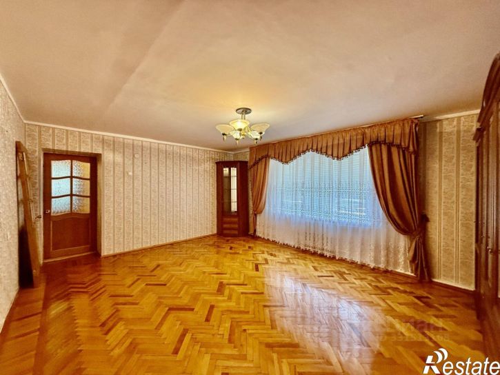 4-комн квартира улица Толстого, 56,  д. 56