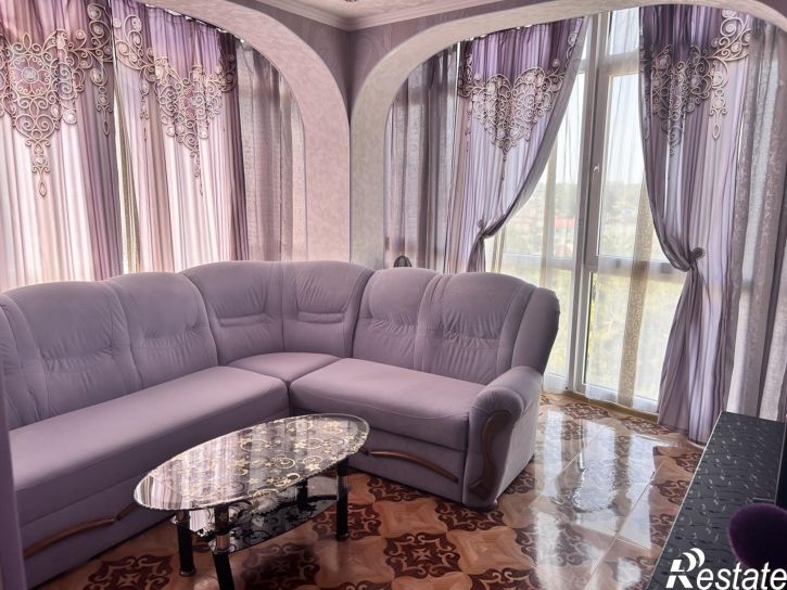 2-комн квартира улица Самбурова, 207