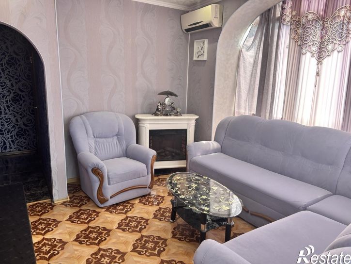 2-комн квартира улица Самбурова, 207