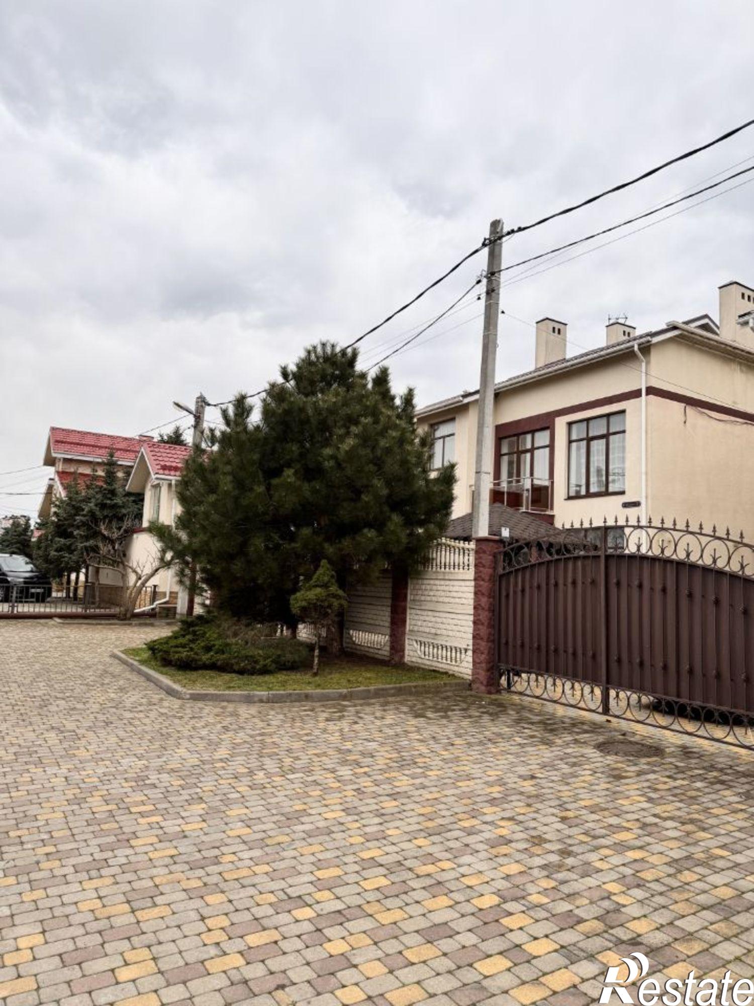 Сдать дачу, дом, коттедж за 130 000 рублей на ул Шевченко, 2А