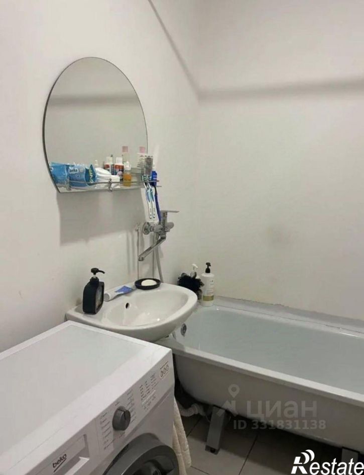 1-комн квартира ул Адмирала Пустошкина, 22 7,  д. 22 7,  к. 7