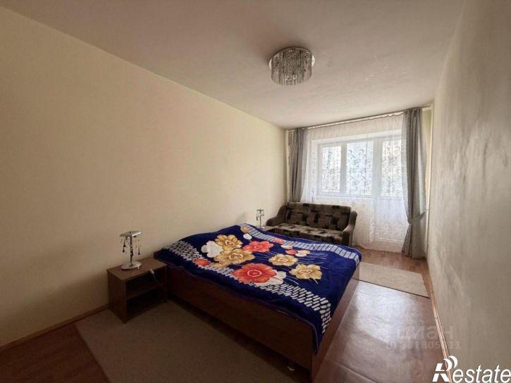 3-комн квартира ул Самбурова, 258,  д. 258