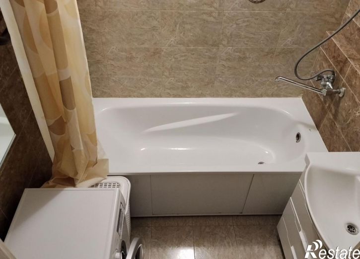 3-комн квартира улица Адмирала Пустошкина, 22к4