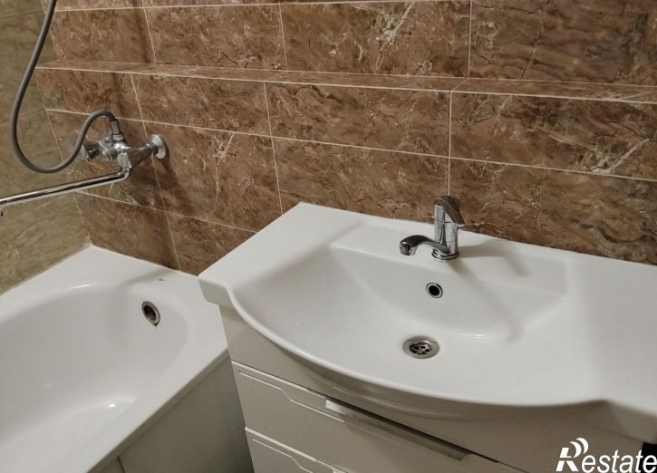 3-комн квартира улица Адмирала Пустошкина, 22к4