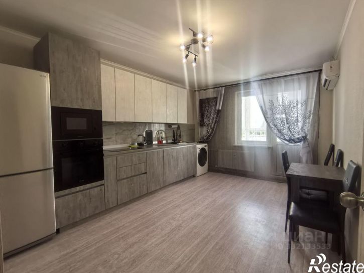 1-комн квартира ул Адмирала Пустошкина, 22 8,  д. 22 8,  к. 8