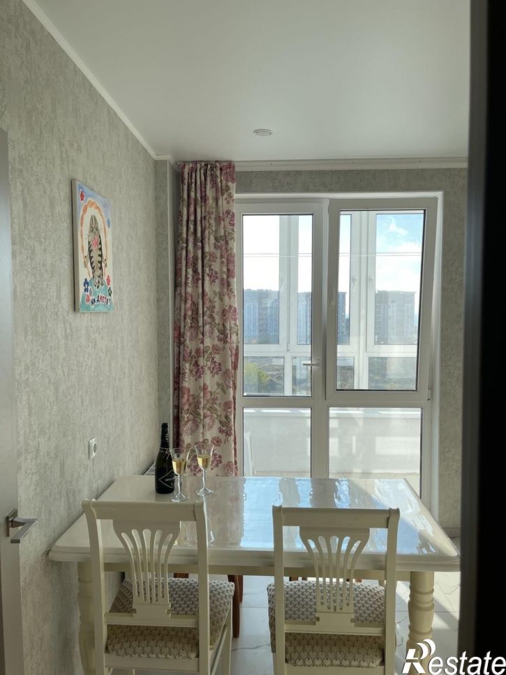2-комн квартира улица Крылова, 13к3