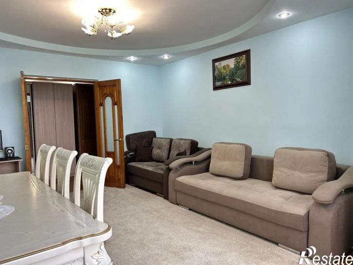 2-комн квартира улица Самбурова, 258