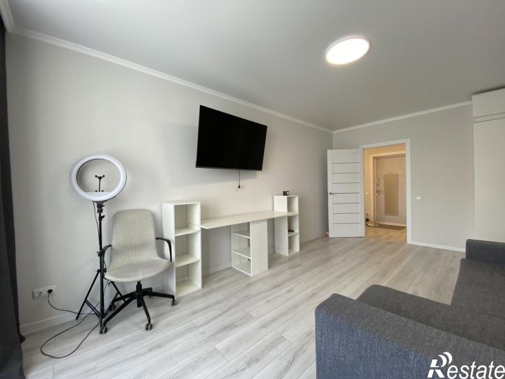 2-комн квартира улица Крылова, 13к2