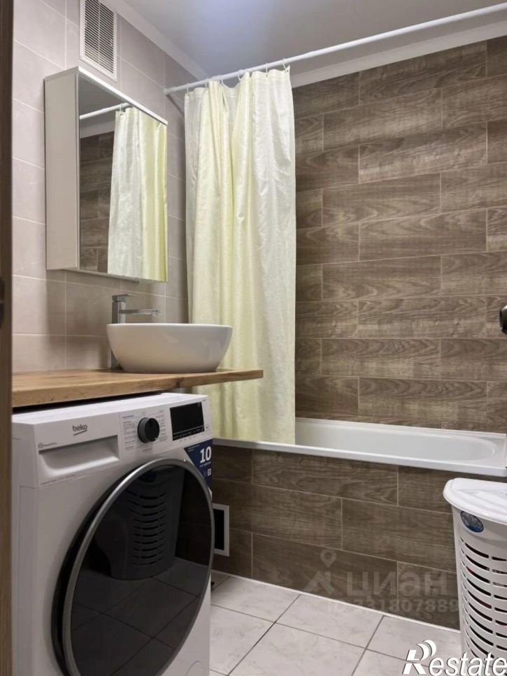 2-комн квартира ул Адмирала Пустошкина, 22 9,  д. 22 9,  к. 9