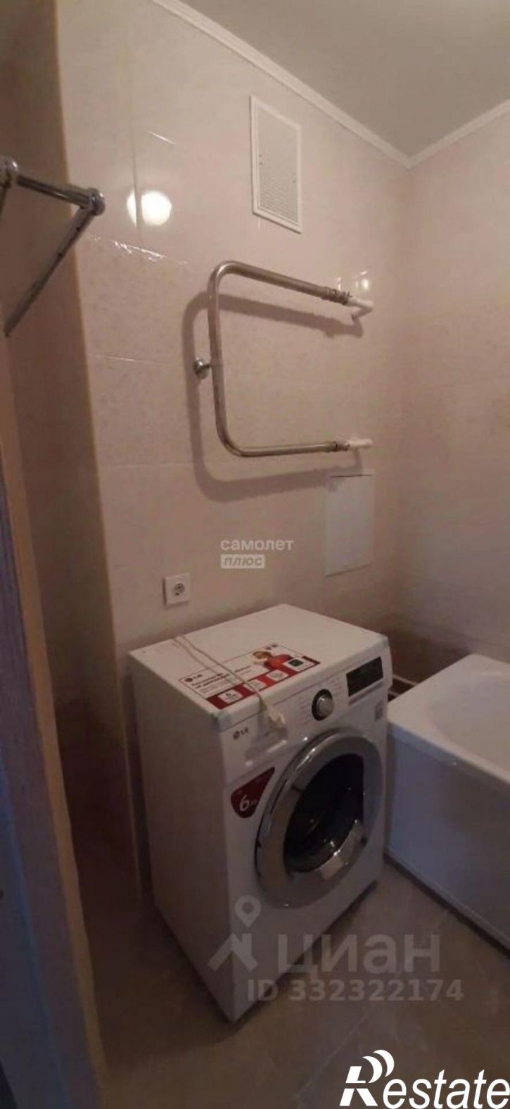 2-комн квартира ул Адмирала Пустошкина, 22 4,  д. 22 4,  к. 4