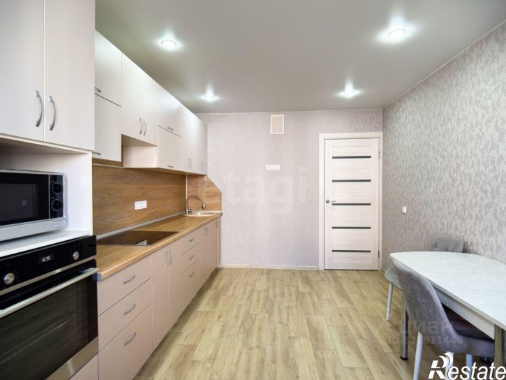 2-комн квартира ул Адмирала Пустошкина, 22 5,  д. 22 5,  к. 5