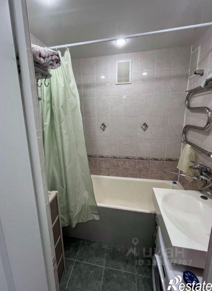3-комн квартира 12-й микрорайон, 32
