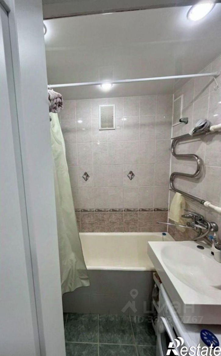 3-комн квартира 12-й микрорайон, 32