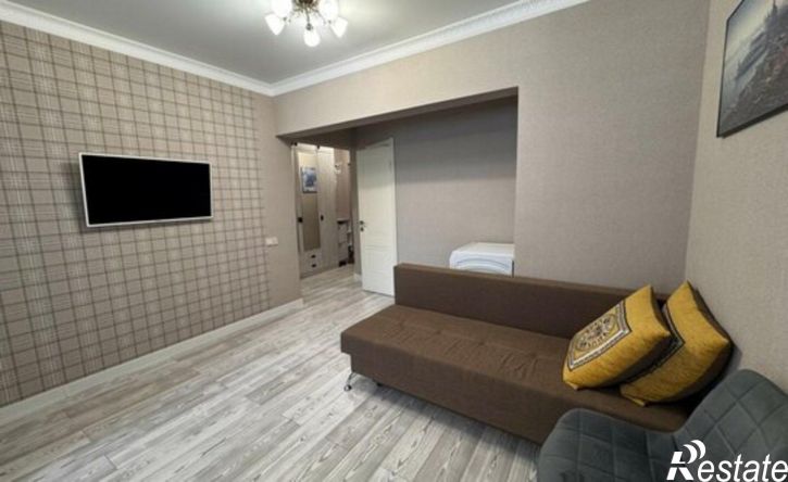 2-комн квартира 12-й микрорайон, 36А