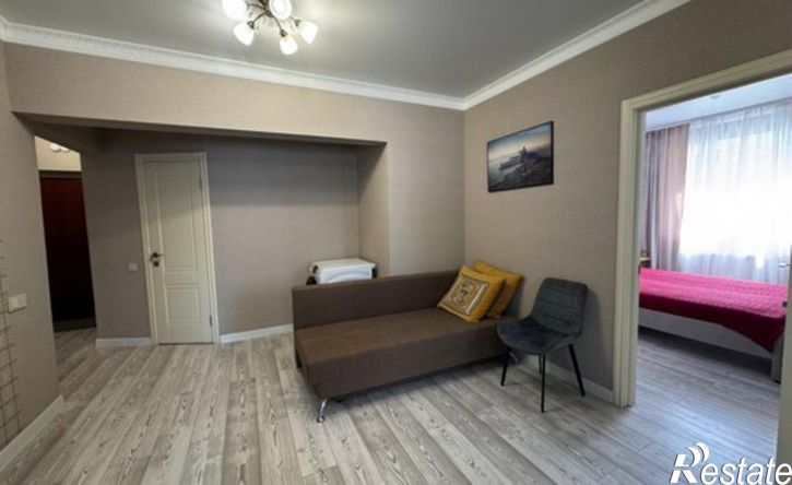 2-комн квартира 12-й микрорайон, 36А
