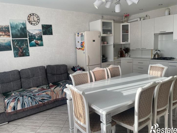 3-комн квартира Ленинградская улица, 41