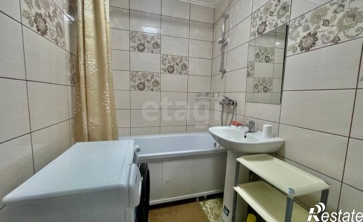 1-комн квартира ул Адмирала Пустошкина, 22 7,  д. 22 7,  к. 7