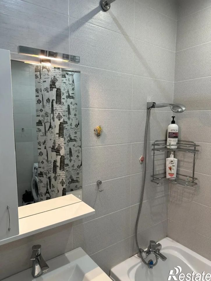 2-комн квартира улица Ленина, 180к3