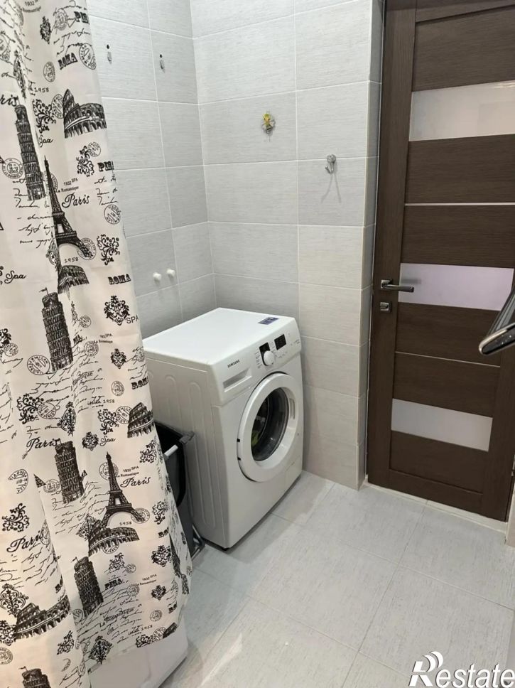 2-комн квартира улица Ленина, 180к3