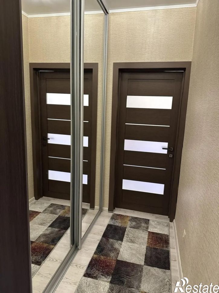 2-комн квартира улица Ленина, 180к3