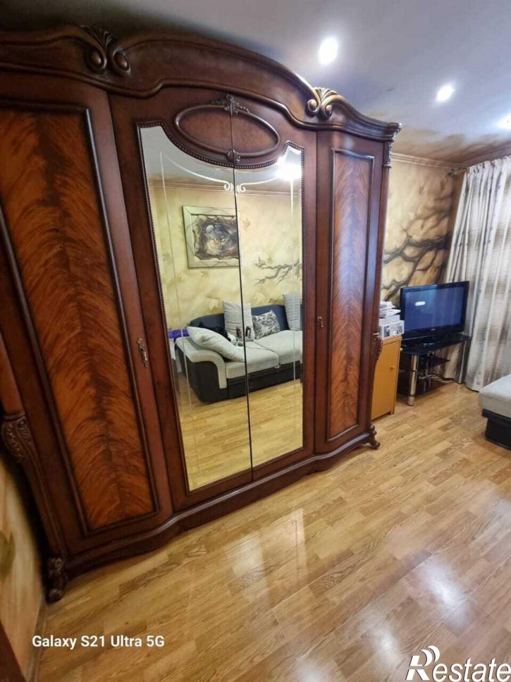 3-комн квартира улица Толстого, 56