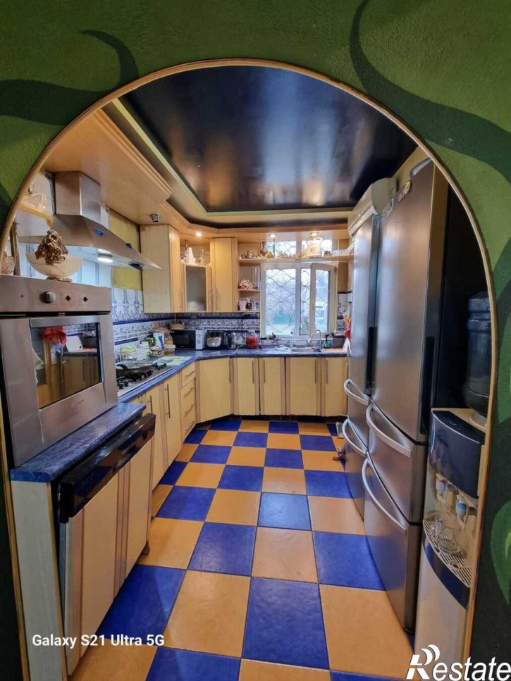 3-комн квартира улица Толстого, 56