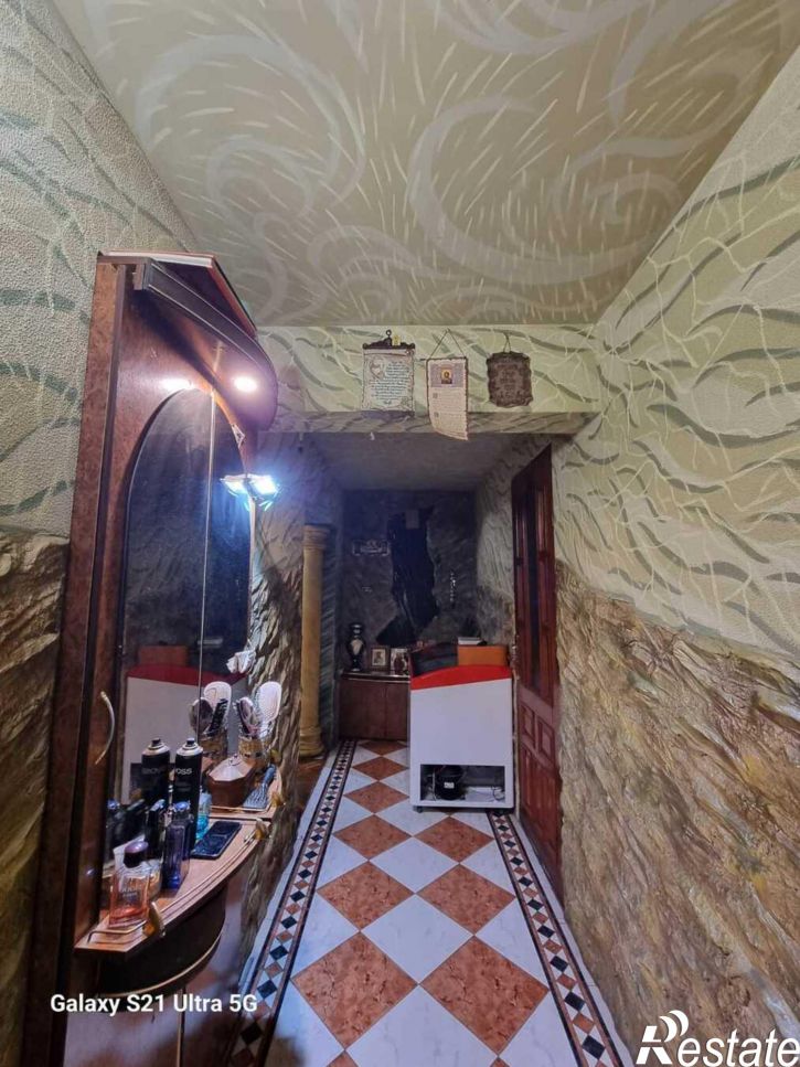 3-комн квартира улица Толстого, 56