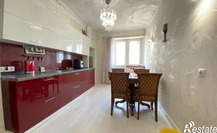 2-комн квартира ул Крылова, 17 5,  д. 17 5,  к. 5