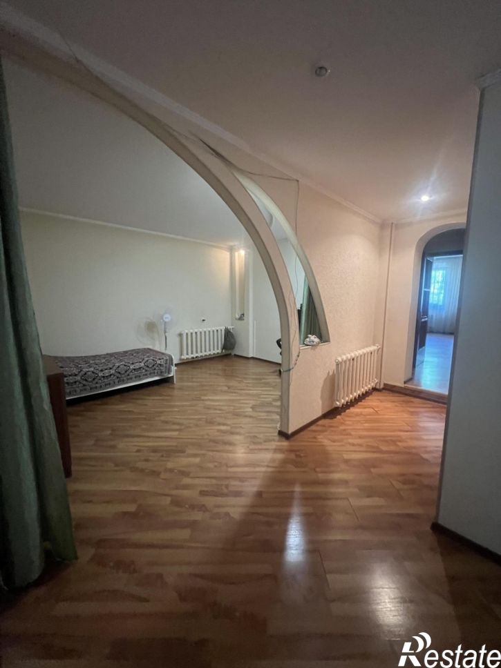 4-комн квартира Астраханская улица, 86