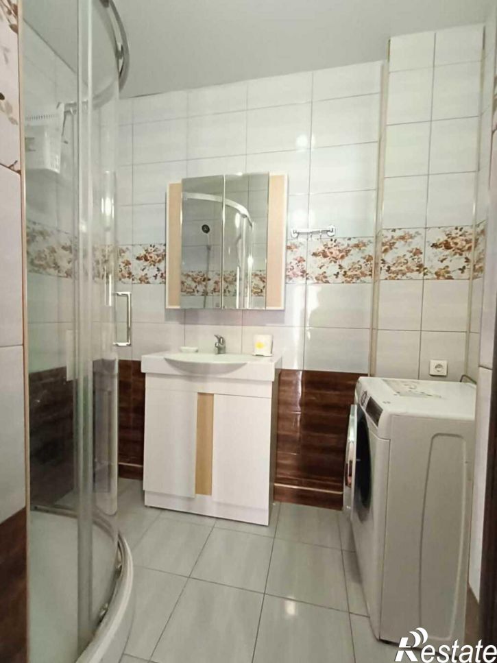 2-комн квартира улица Кирова, 1