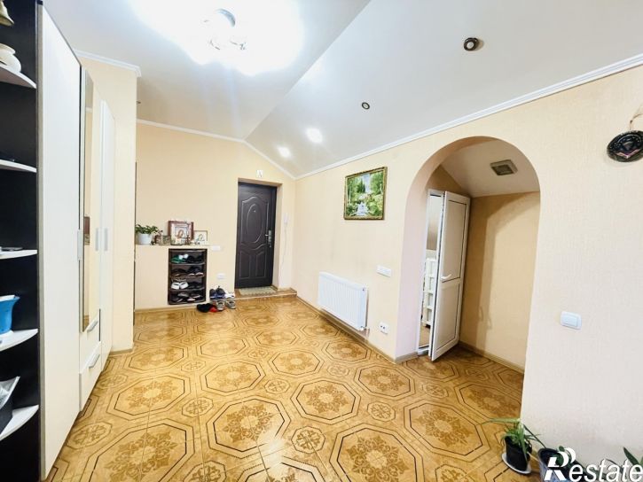 3-комн квартира Родниковая улица, 2/4