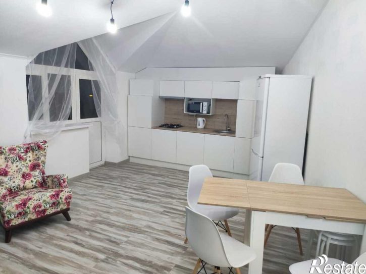 2-комн квартира Крымская улица, 34