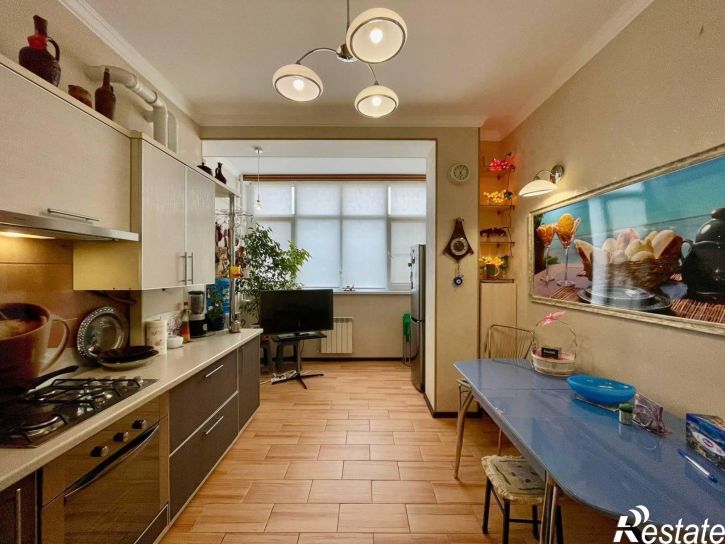 2-комн квартира улица Кати Соловьяновой, 84