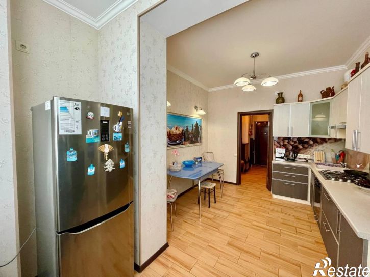 2-комн квартира улица Кати Соловьяновой, 84