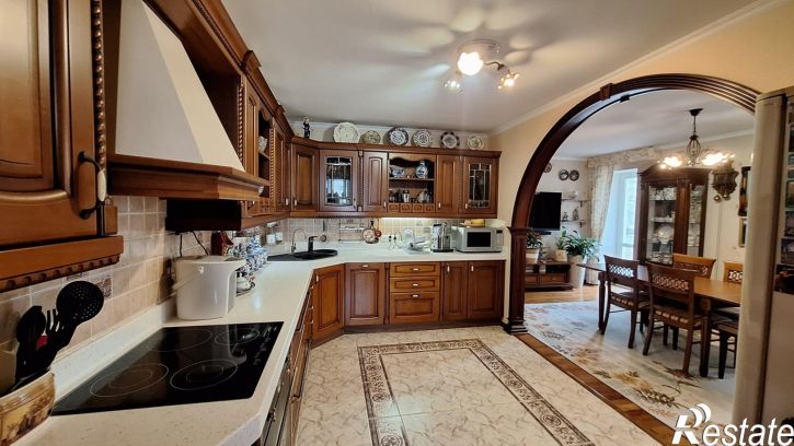 4-комн квартира улица Ленина, 161Б
