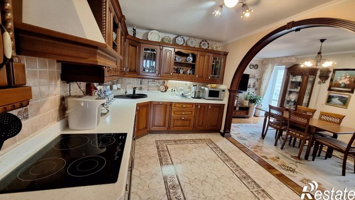 4-комн квартира улица Ленина, 161Б