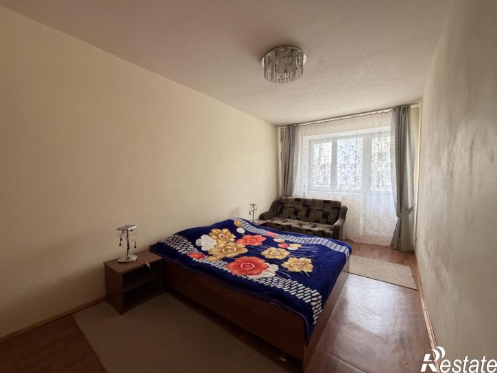 3-комн квартира улица Самбурова, 258