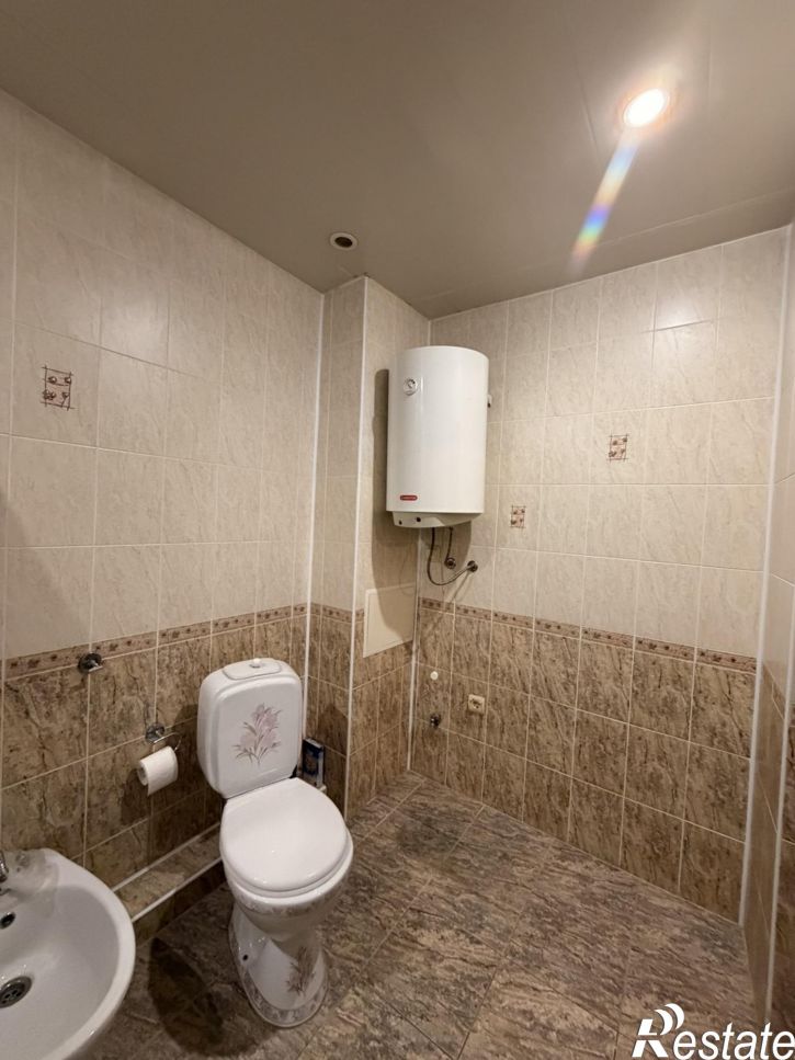 3-комн квартира улица Самбурова, 258