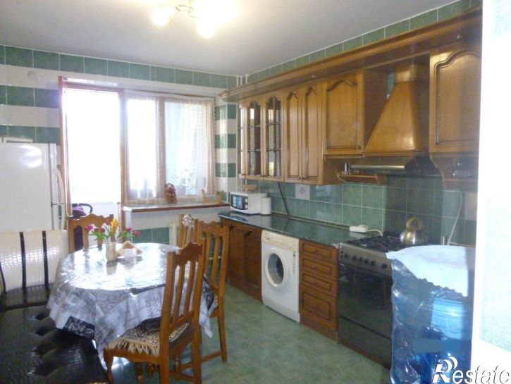2-комн квартира улица Самбурова, 258