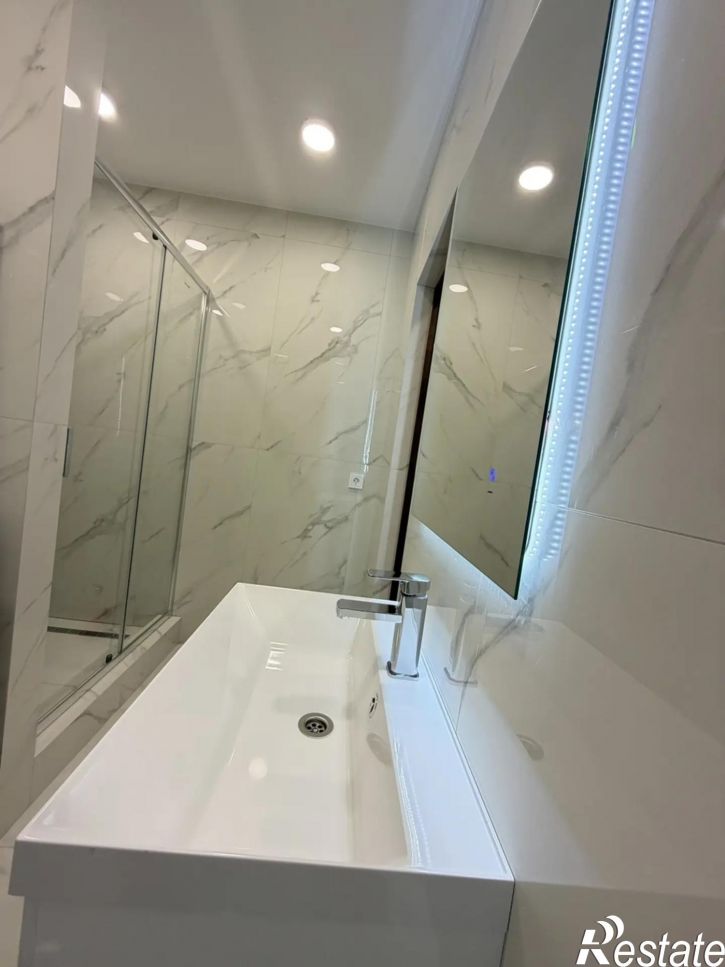 2-комн квартира улица Крылова, 13к3