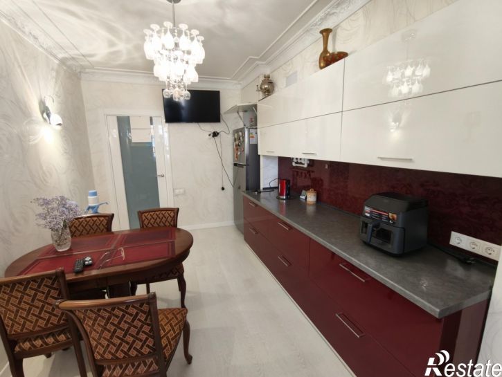 2-комн квартира улица Крылова, 17к5