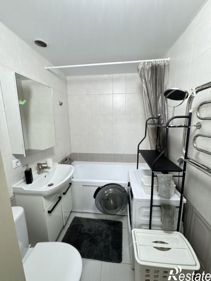 3-комн квартира ул Адмирала Пустошкина, 22 2,  д. 22 2,  к. 2
