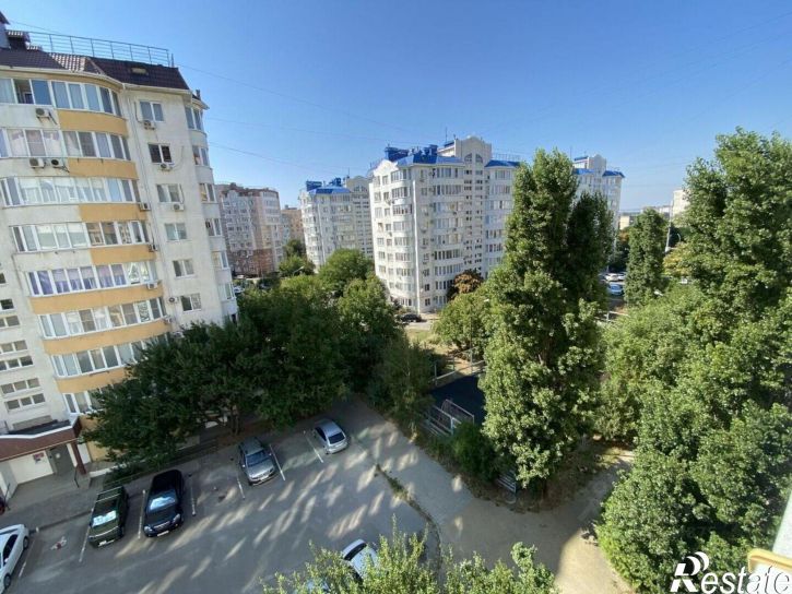 2-комн квартира улица Крылова, 17/5,  д. 17/5