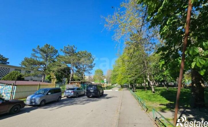 3-комн квартира 12-й микрорайон, 19