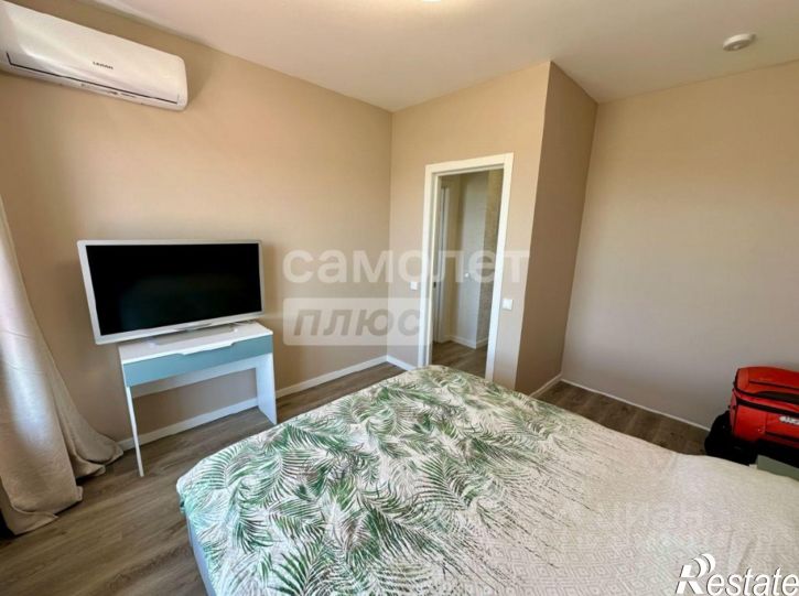 3-комн квартира улица Крылова, 13 к1,  д. 13 к1