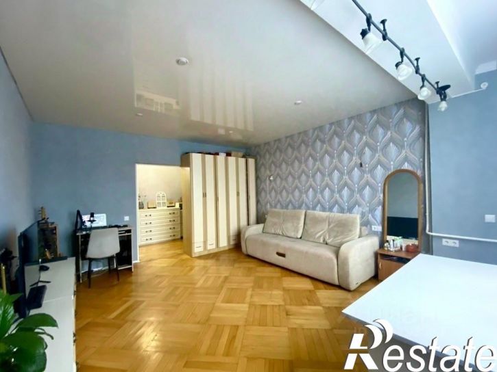 2-комн квартира улица Самбурова, 239,  д. 239