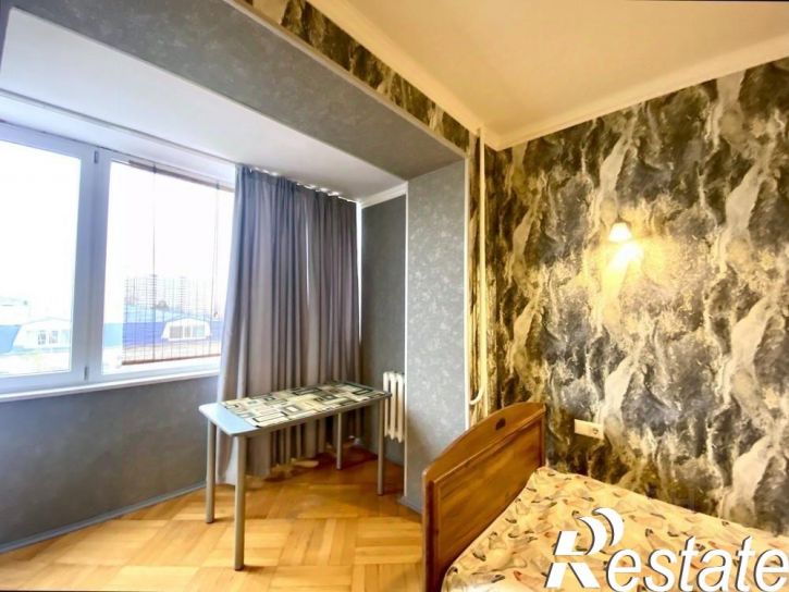 2-комн квартира улица Самбурова, 239,  д. 239