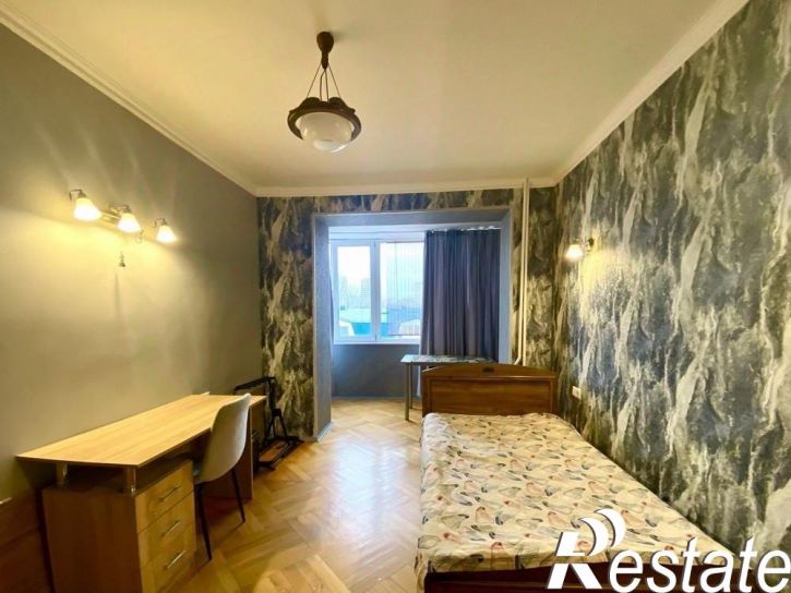2-комн квартира улица Самбурова, 239,  д. 239
