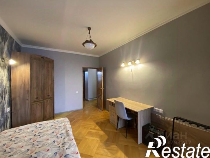 2-комн квартира улица Самбурова, 239,  д. 239